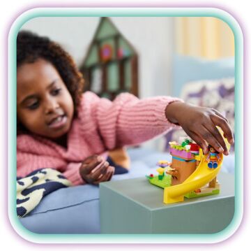 LEGO® Gabby's Dollhouse Peri Kedi’nin Bahçe Partisi 10787-4 Yaş ve Üzeri Çocuklar için Ağaç Ev İçeren Gabby’s Dollhouse Yaratıcı Oyuncak Yapım Seti (130 Parça)