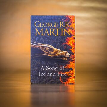 A Game of Thrones: The Story Continues. 7 Volumes Boxed Set (A Song of Ice and Fire): 1-7