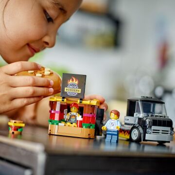 LEGO City Hamburger Kamyonu 60404-5 Yaş ve Üzeri için Yaratıcı Oyuncak Yapım Seti (194 Parça)
