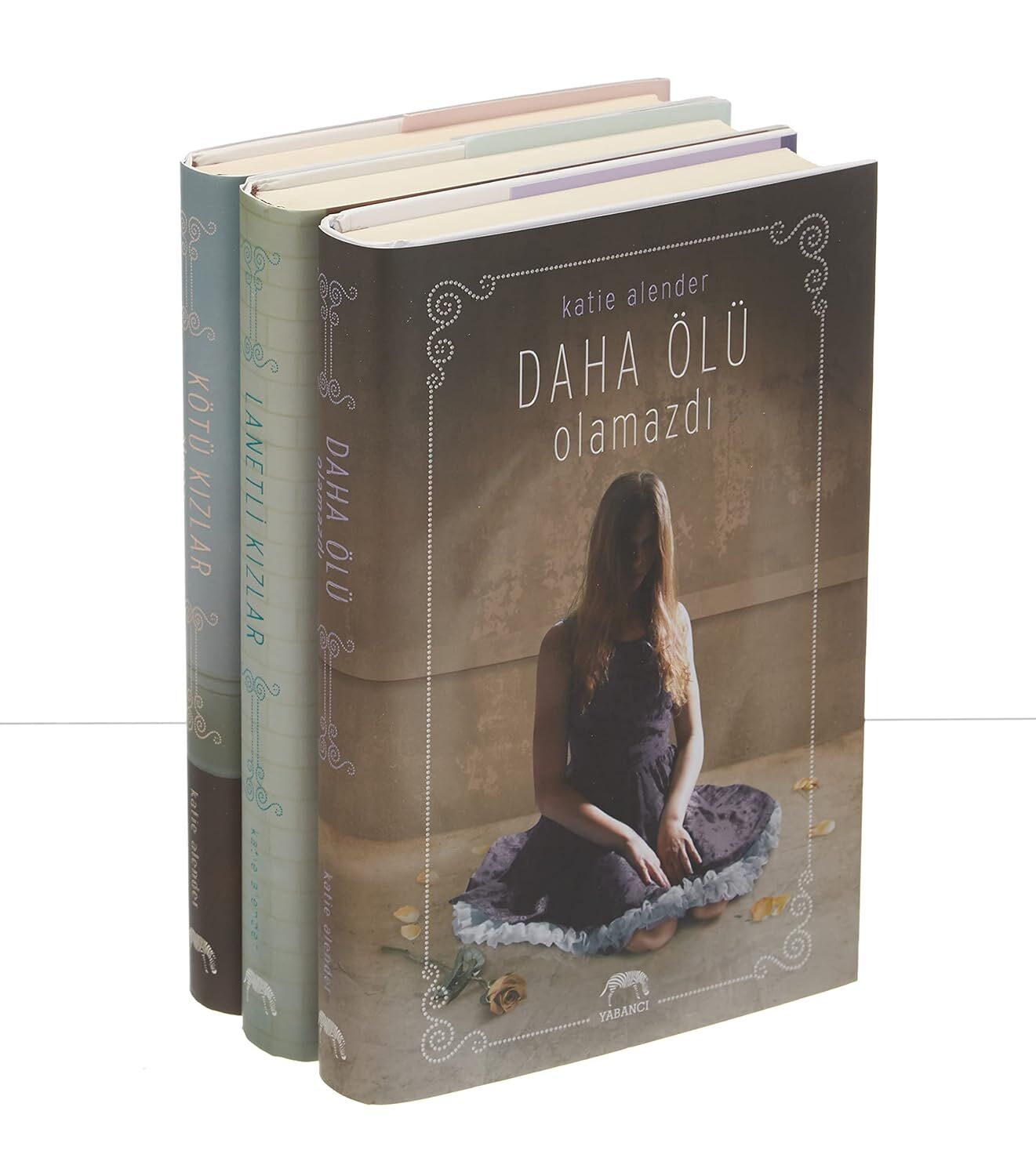 Kötü Kızlar Ölmez Serisi Set ( 3 Kitap Takım Ciltli - Kutulu) (Ciltli)