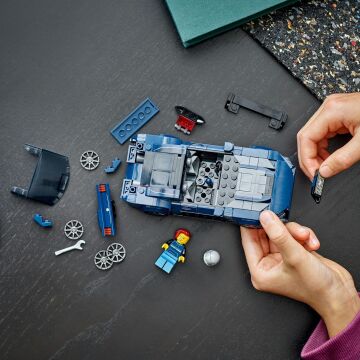 LEGO Speed Champions Ford Mustang Dark Horse Spor Araba 76920-9 Yaş ve Üzeri Çocuklar için Koleksiyonluk ve Sergilenebilir Yaratıcı Oyuncak Model Yapım Seti (344 Parça)