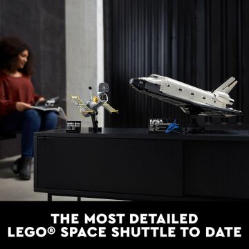 LEGO NASA Discovery Uzay Mekiği 10283 Yapım Seti; Uzay Keşfinin Gerçek bir Simgesini Yapın ve Sergileyin (2354 Parça)