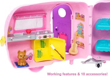 Barbie Club Chelsea Karavanı Oyun Seti, Chelsea'nin Yavru Köpeği ve Aksesuarlar FXG90