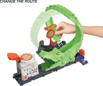 Hot Wheels Düşman Yaratıklar Oyun Seti Timsah İle Çemberde Mücadele
