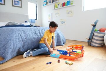 Hot Wheels İkili Yarış Ve Akrobasi Pisti