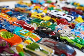 Hot Wheels 20'li Araba Seti, 1:64 ölçekli araçlardan oluşur, koleksiyonerler ile 3 yaş ve üzeri DXY59