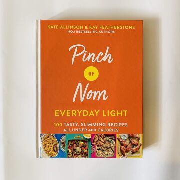 Pinch of Nom Everyday Light: 100 Tasty, Slimming Recipes All Under 400 Calories