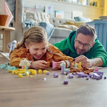 LEGO Classic Yaratıcı Pastel Eğlence 11028-5 Yaş ve Üzeri Çocuklar İçin Renkli, Yaratıcı, Eğlenirken Öğreten Yaratıcı Oyuncak Yapım Seti (333 Parça)