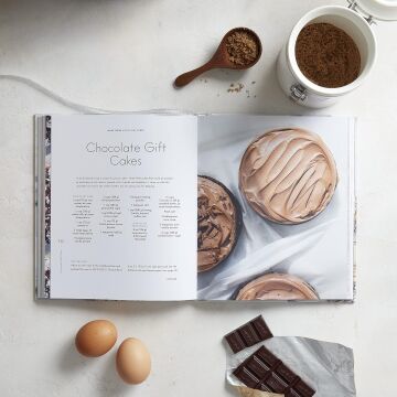 Baking for the Holidays: 50+ Treats for a Festive Season