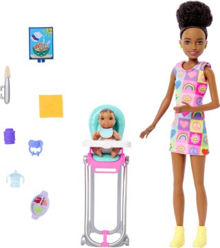 Barbie Skipper Doll & Playset with Accessories, Yemek Zamanı Temalı Bebek Bakıcılığı Seti, Renk Değişimi Oyuncak Oyunu