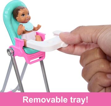 Barbie Skipper Doll & Playset with Accessories, Yemek Zamanı Temalı Bebek Bakıcılığı Seti, Renk Değişimi Oyuncak Oyunu