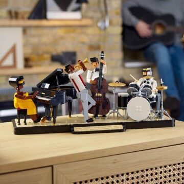 LEGO Ideas Caz Dörtlüsü 21334 - Müzik Tutkunu Yetişkinler için Yap-Sergile Model Yapım Seti (1606 Parça)
