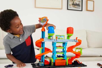 Hot Wheels City Mega Araba Yıkama, 1 adet Renk Değiştiren Arabalar aracı, sıcak ve soğuk su tankları ile HDP05