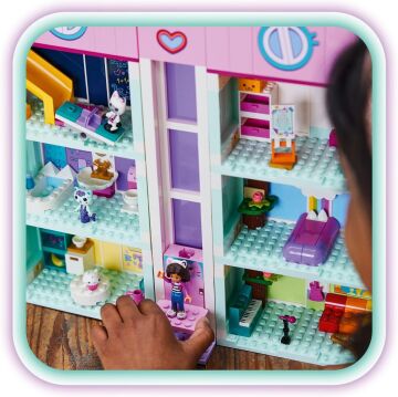 LEGO® Gabby’s Dollhouse 10788-4 Yaş ve Üzeri Çocuklar için Orijinal Detaylarla Dolu 8 Odalı bir Ev İçeren Yaratıcı Oyuncak Yapım Seti (498 Parça)