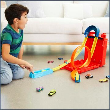 Hot Wheels Track Builder Benzin Bidonu Akrobasi Seti, 4 yaş ve üzeri, HDX78