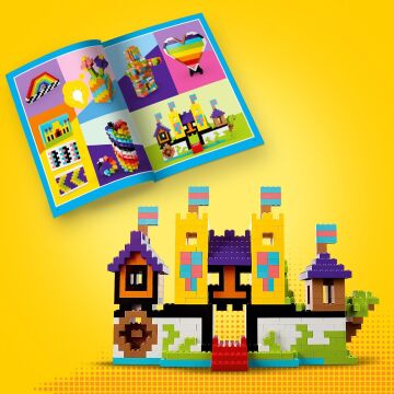 LEGO® Classic Bir Sürü Yapım Parçası 11030-5 Yaş ve Üzeri Çocuklar için Çiçek, Model ve Emojiler gibi Bir Çok Model İnşa Edebileceğiniz Renkli, Yaratıcı Oyuncak Yapım Seti (1000 Parça)
