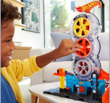 Hot Wheels Tekerlek Kulesi Pisti, 4 yaş ve üzeri, HDP02