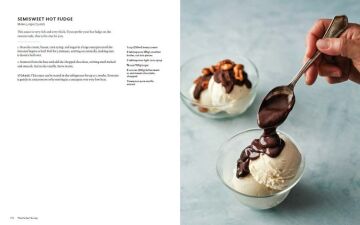 The Perfect Scoop, Revised and Updated: 200 Recipes for Ice Creams, Sorbets, Gelatos, Granitas, and Sweet Accompaniments: 200 Recipes for Ice Creams, ... and Sweet Accompaniments [A Cookbook]