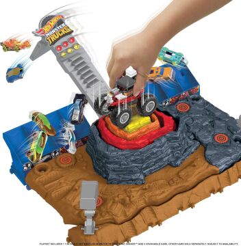 Hot Wheels Monster Trucks Muhteşem Çarpışma Arenası, 4 yaş ve üzeri, HNB96