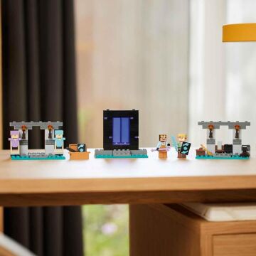 LEGO Minecraft Cephanelik 21252-7 Yaş Ve Üzeri Macera Oyunları Seven Çocuklar için 2 Adet LEGO Minecraft Figürü içeren Yaratıcı Oyuncak Yapım Seti (203 Parça)