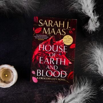 House of Earth and Blood: Enter the SENSATIONAL Crescent City series with this PAGE-TURNING bestseller
