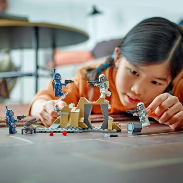 LEGO Star Wars: The Mandalorian Mandalore Pususu Savaş Paketi 75373, 6 Yaş ve Üzeri Çocuklar için 4 Minifigür İçeren Koleksiyonluk Yaratıcı Oyuncak Yapım Seti (109 Parça)
