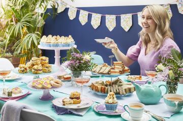 How to Bake Anything Gluten Free (From Sunday Times Bestselling Author): Over 100 Recipes for Everything from Cakes to Cookies, Bread to Festive Bakes, Doughnuts to Desserts