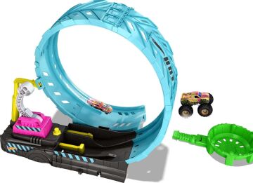 Hot Wheels Monster Trucks Karanlıkta Parlayan Çemberde Yarış Seti, 4 yaş ve üzeri, HBN02