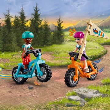 LEGO Friends Macera Kampı Şirin Kulübeler 42624-7 Yaş ve Üzeri Çocuklar için Tilki Figürü İçeren Yaratıcı Oyuncak Yapım Seti (437 Parça)