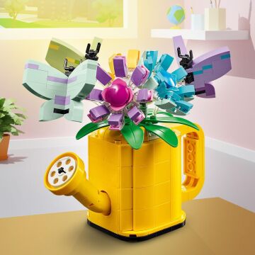 LEGO Creator Sulama Kabında Çiçekler 31149-8 Yaş ve Üzeri Çocuklar için Çizme ve Kuş Modeli Seçenekleri İçeren 3’ü 1 Arada Yaratıcı Oyuncak Yapım Seti (420 Parça)