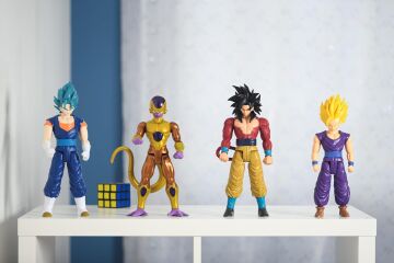 BANDAI, Golden Freeza - 30 cm Dragon Ball Sınır Tanımaz Serisi Figürleri