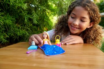 Barbie Chelsea'nin Kamp Macerası Oyun Seti, 3 yaş ve üzeri, HDF77