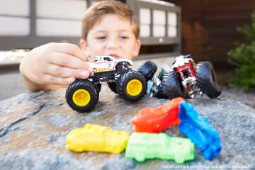 Hot Wheels Monster Trucks 1:64 Arabalar, Büyük Tekerlekli, FYJ44