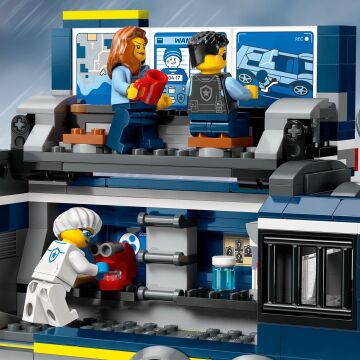 LEGO City Polis Mobil Suç Laboratuvarı Kamyonu 60418-7 Yaş ve Üzeri Çocuklar için Polis Minifigürü İçeren Yaratıcı Oyuncak Yapım Seti (674 Parça)