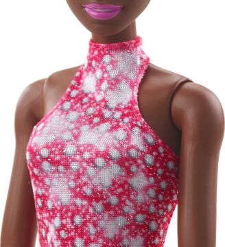 Barbie Buz Pateni Sporcusu Bebek (30 cm), pembe elbiseli, ceket, gül buketi ve ödül, 3 yaş ve üzeri HCN31