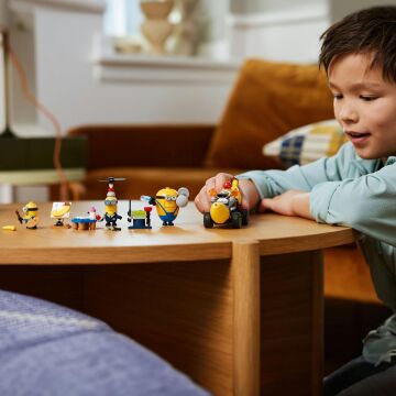 LEGO Despicable Me 4 Minyonlar ve Muz Araba 75580 6 Yaş ve Üzeri Çocuklar İçin Filmden Esinlenen Yaratıcı Oyuncak Yapım Seti (136 Parça)