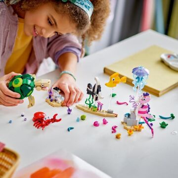 LEGO Creator Deniz Hayvanları 31158-8 Yaş ve Üzeri Çocuklar için Balık, Kaplumbağa ve Yengeç Model Seçenekleri İçeren 3’ü 1 Arada Yaratıcı Oyuncak Yapım Seti (421 Parça)
