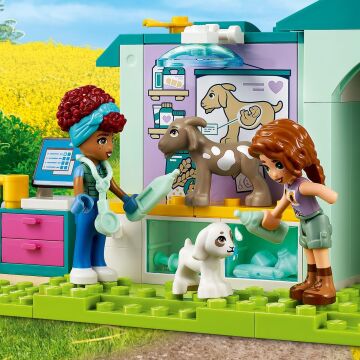 LEGO Friends Çiftlik Hayvanı Veteriner Kliniği 42632-4 Yaş ve Üzeri Çocuklar için Hayvan Figürleri İçeren Yaratıcı Oyuncak Yapım Seti (161 Parça)