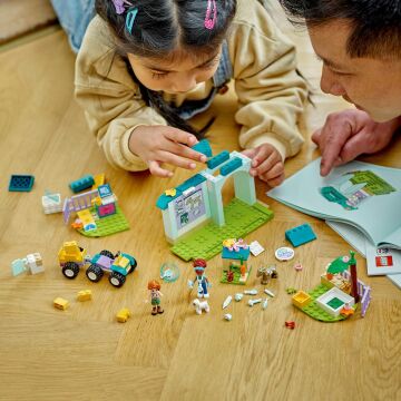 LEGO Friends Çiftlik Hayvanı Veteriner Kliniği 42632-4 Yaş ve Üzeri Çocuklar için Hayvan Figürleri İçeren Yaratıcı Oyuncak Yapım Seti (161 Parça)