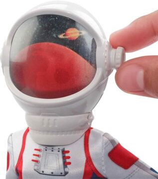 Barbie 65. Yıldönümü Bebeği ve 10 Aksesuar, Esmer Bebekli Astronot Seti, Rolling Rover, Flipping Shield ve Daha Fazlası ile Uzay Kaskı