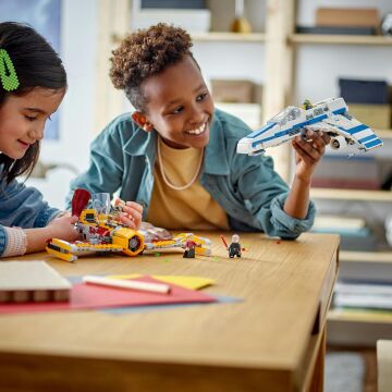LEGO® Star Wars: Ahsoka Yeni Republic E-Wing™ Shin Hati’nin Starfighter™’ına Karşı 75364-9 Yaş ve Üzeri Star Wars Hayranı Çocuklar için Yaratıcı Oyuncak Yapım Seti (1056 Parça)
