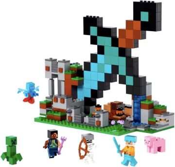 LEGO® Minecraft® Kılıç Üssü 21244-8 Yaş ve Üzeri Çocuklar için İskelet, Creeper™ ve Daha Fazlasını İçeren Oyuncak Yapım Seti (427 Parça)