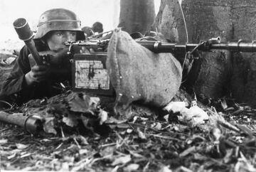Arnhem: The Battle for the Bridges, 1944: The Sunday Times No 1 Bestseller