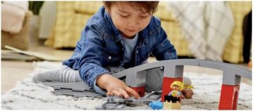 LEGO DUPLO Tren Rayları 10882-2 Yaş ve Üzeri Çocuklar için DUPLO Setleriyle Uyumlu Tamamlayıcı Eğitici Oyuncak Yapım Seti (23 Parça)