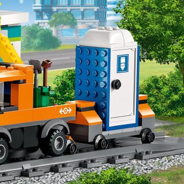 LEGO® City Tren İstasyonu 60335-7 Yaş ve Üzeri Çocuklar için Demiryolu Kamyonu, Otobüs ve Hemzemin Geçit İçeren Oyuncak Yapım Seti (907 Parça)