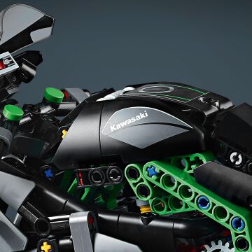 LEGO Technic Kawasaki Ninja H2R Motosiklet 42170-10 Yaş ve Üzeri Çocuklar için Koleksiyonluk Yaratıcı Oyuncak Model Yapım Seti (643 Parça)