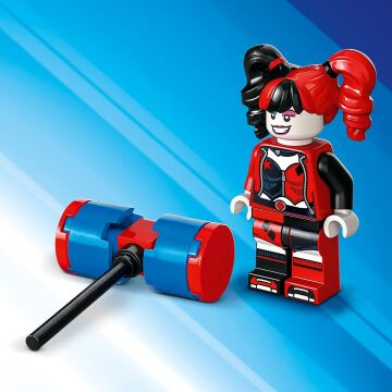 LEGO® DC Batman™ Harley Quinn™’e Karşı 76220-4 Yaş ve Üzeri Çocuklar için Aksiyon Figürlü Oyuncak Yapım Seti (42 Parça)