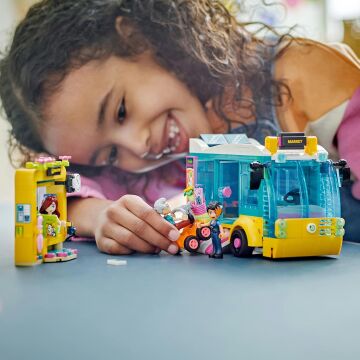 LEGO® Friends Heartlake City Otobüsü 41759-7 Yaş ve Üzeri Çocuklar için İnşa Edilebilen Otobüs, Otobüs Durağı ve 3 Karakter İçeren Yaratıcı Oyuncak Yapım Seti (480 Parça)