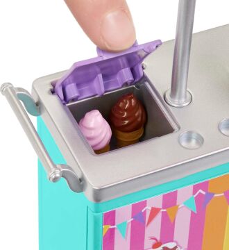 Barbie Brooklyn ve Malibu'nun Sahildeki Yiyecek Standı