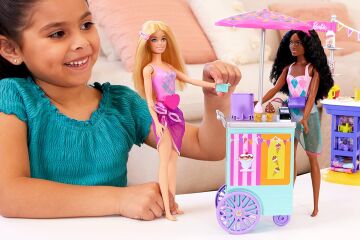 Barbie Brooklyn ve Malibu'nun Sahildeki Yiyecek Standı